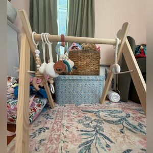 Itzy ritzy baby wooden play gym toy